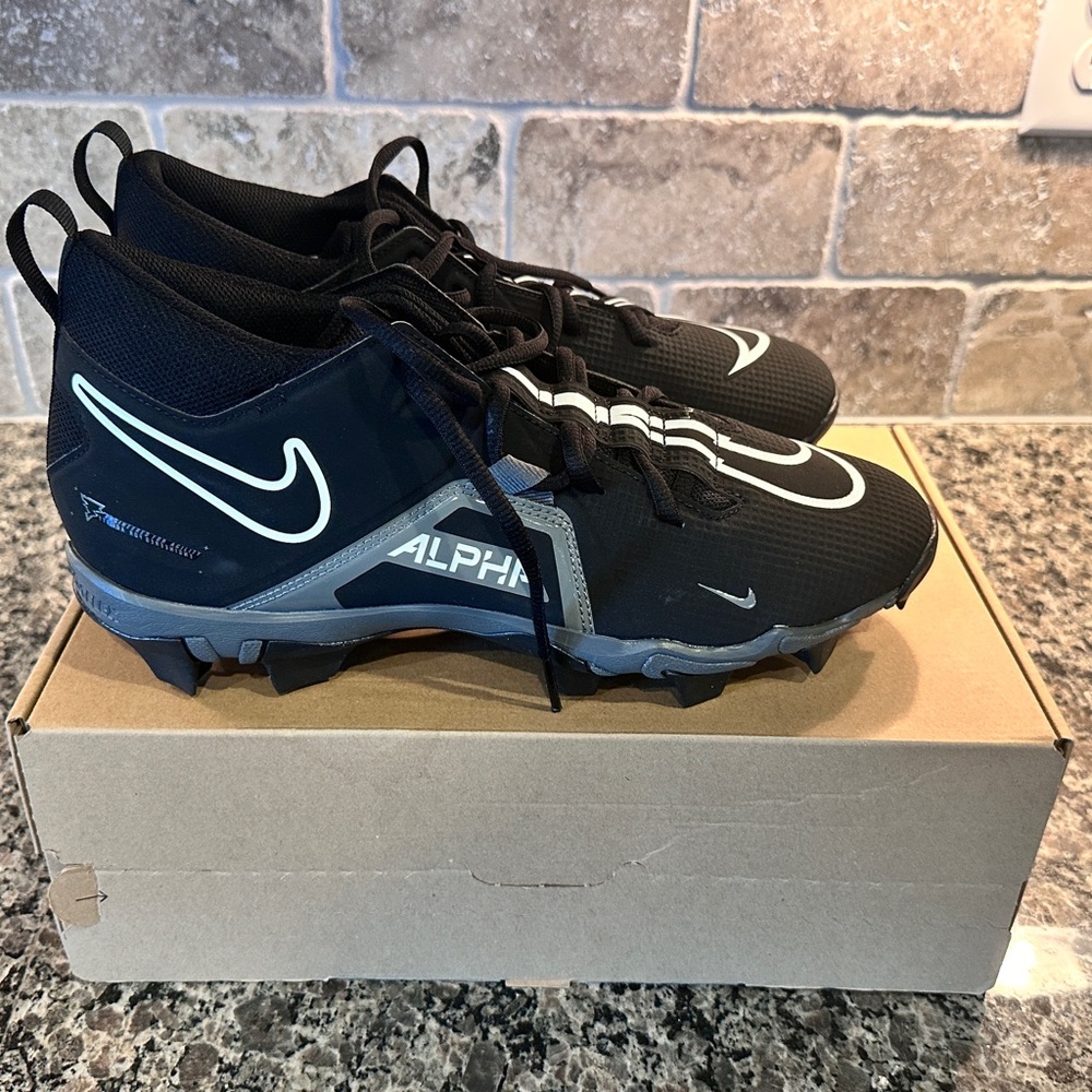 SOLD!!! Nike Alpha Menace 3, Football Cleats